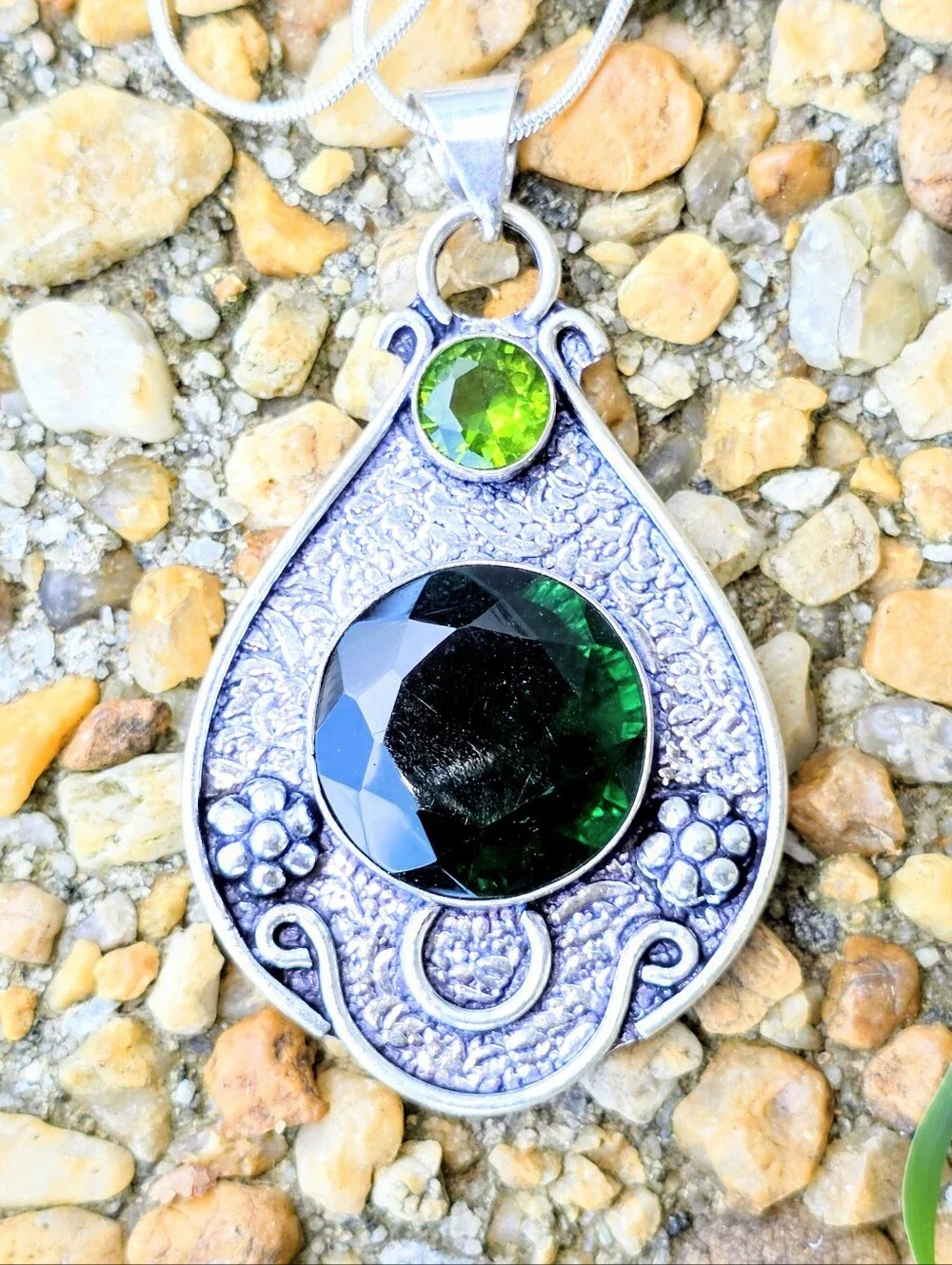 Chrome Diopside & Periodot Pendant Necklace In 925 Sterling Silver (2.5